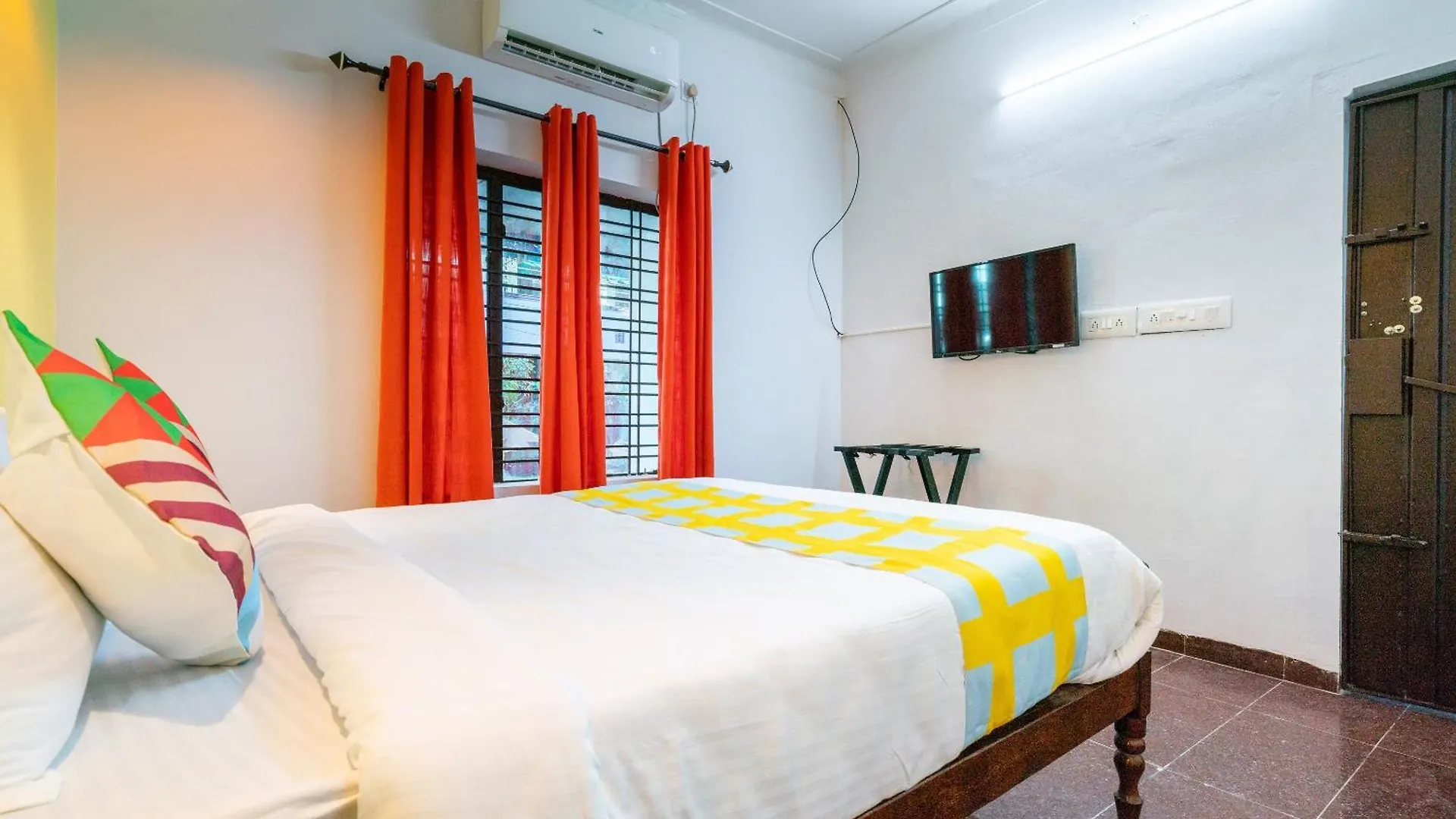 Super Hotel O Thammanam Kochi