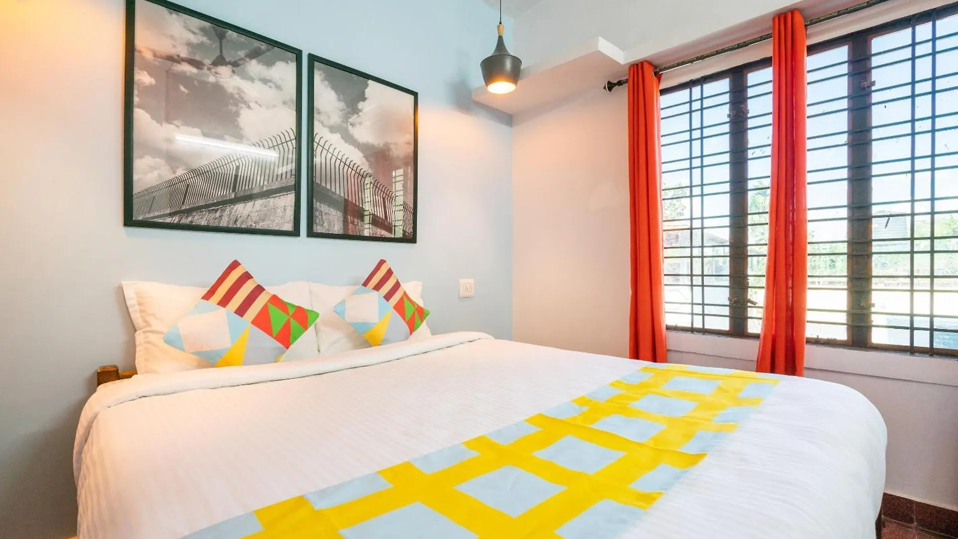 Super Hotel O Thammanam Kochi 3*,