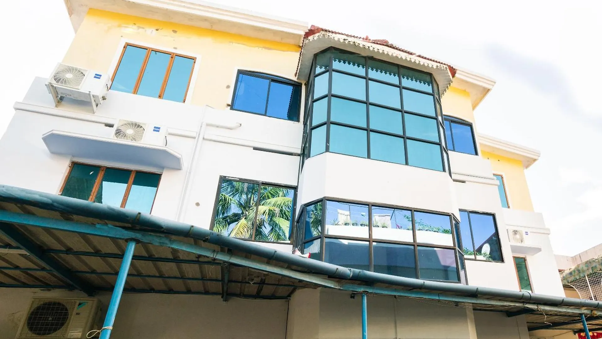 Super Hotel O Thammanam Kochi